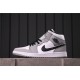 Air Jordan 1 Mid Light Smoke Grey 554724-092 šedá Bílá černá