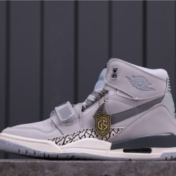 Air Jordan Legacy 312 NRG AV3922-002 šedá hnědá